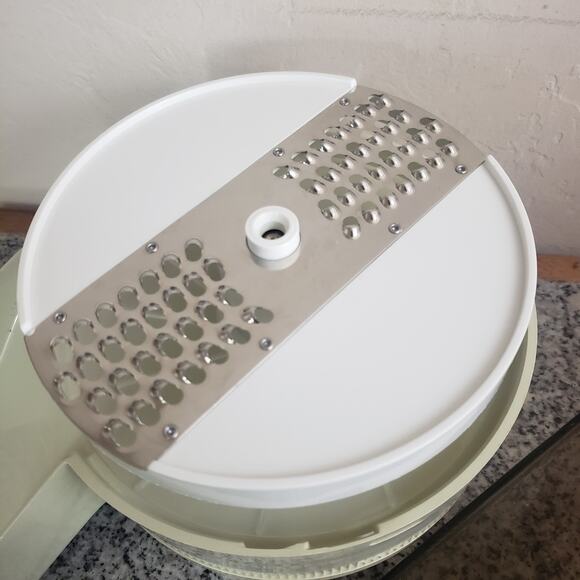 Oster‎ Regency Kitchen Center Food Processor. See Photos For Pieces Included - Picture 5 of 10